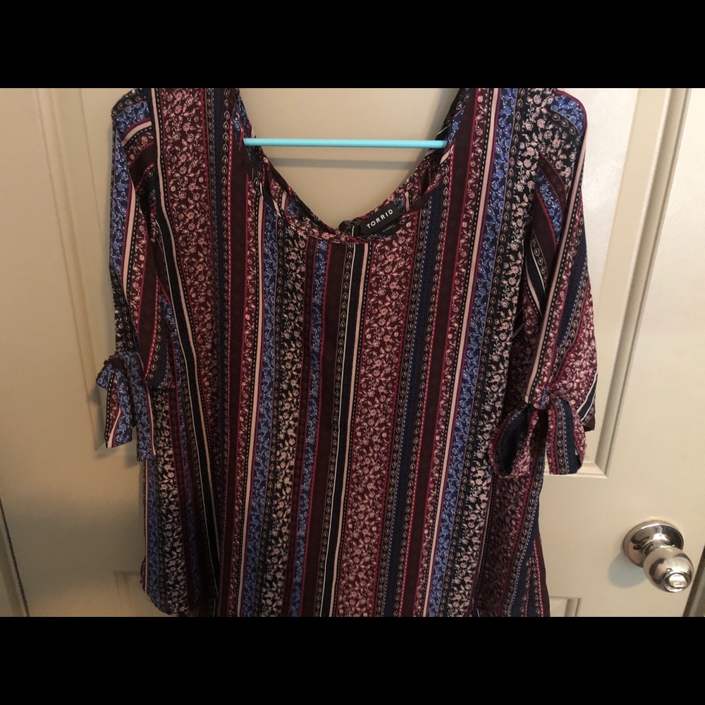 Paisley tie sleeves blouse